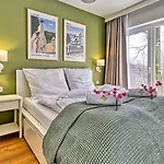 Appartement Szklarska Village - W Malowniczej Okolicy, Obok Dino Parku - By Royal Aparts Szklarska Poreba