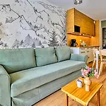 Appartement Szklarska Village - W Malowniczej Okolicy, Obok Dino Parku - By Royal Aparts Szklarska Poreba