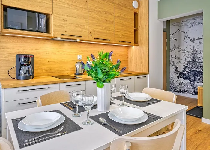 Apartment Szklarska Village - W Malowniczej Okolicy, Obok Dino Parku - By Royal Aparts