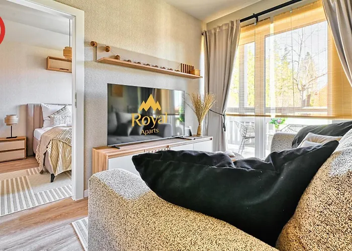 Apartment Szklarska Village - W Malowniczej Okolicy, Obok Dino Parku - By Royal Aparts